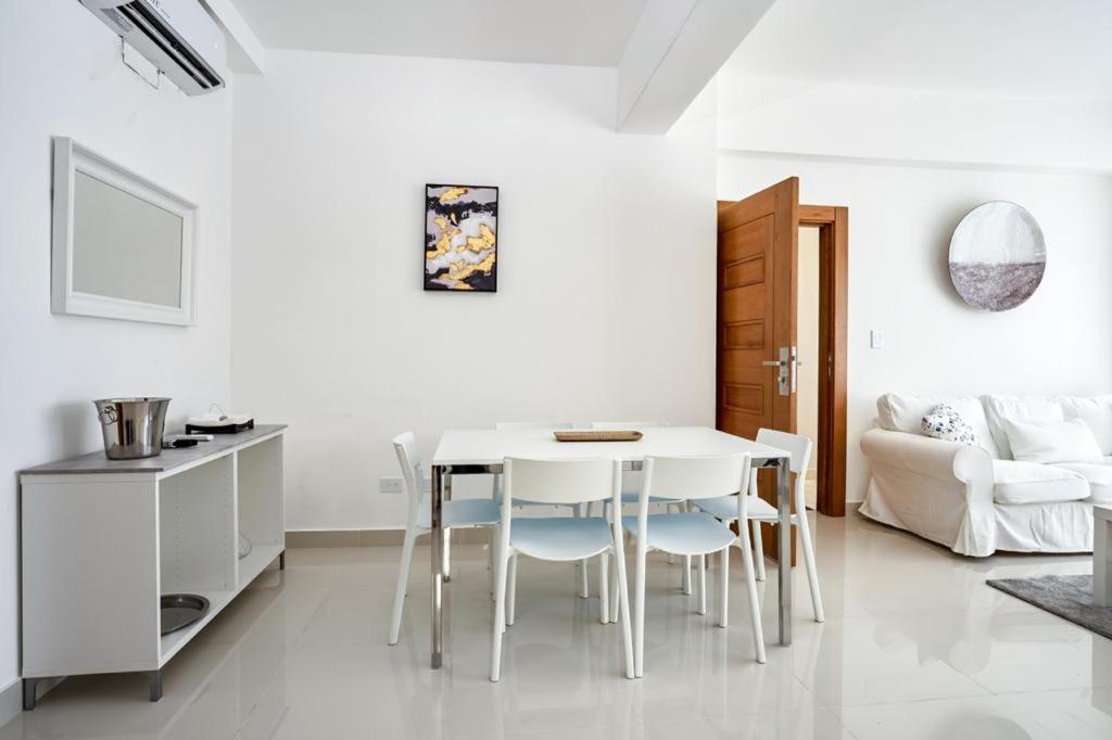 Escape Apartments, Balcony, Pool & Gym In La Julia Santo Domingo Exterior foto